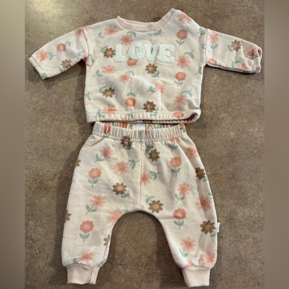 Kit+Pearl Adorable Fun Floral Baby 2 Piece SweatSuit with Love Print 0-3Months